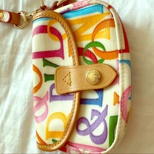 Dooney and Bourke wristlet. Great condition.